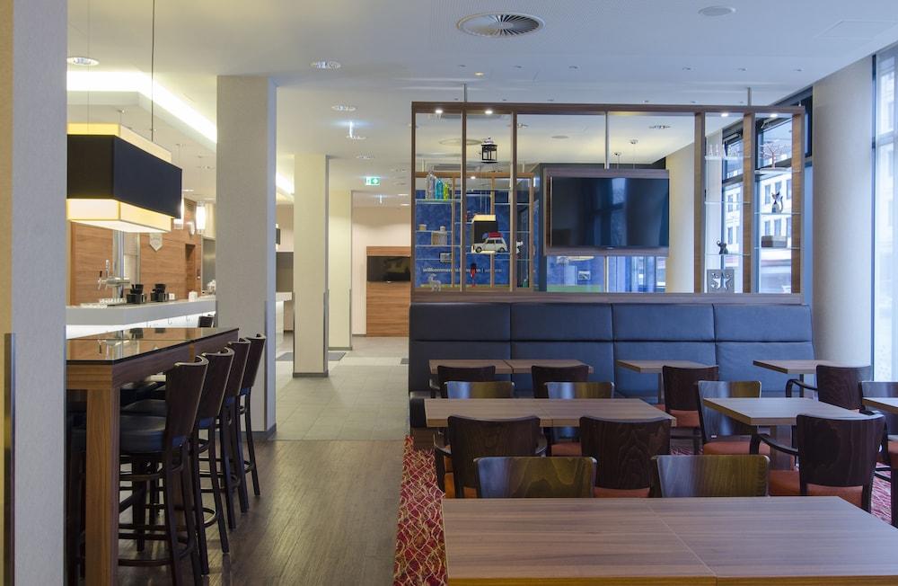 Hampton By Hilton Center