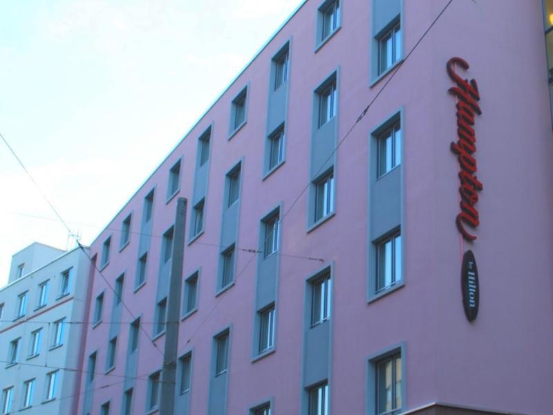 Hotel Hampton By Hilton Center 3*