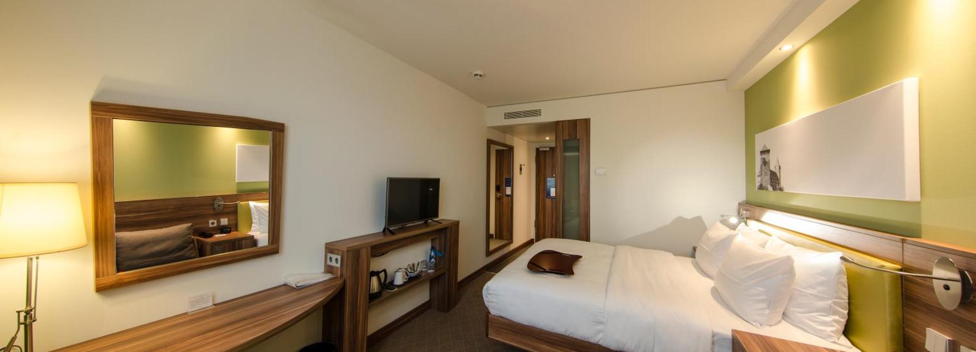 Hotel Hampton By Hilton Center 3*