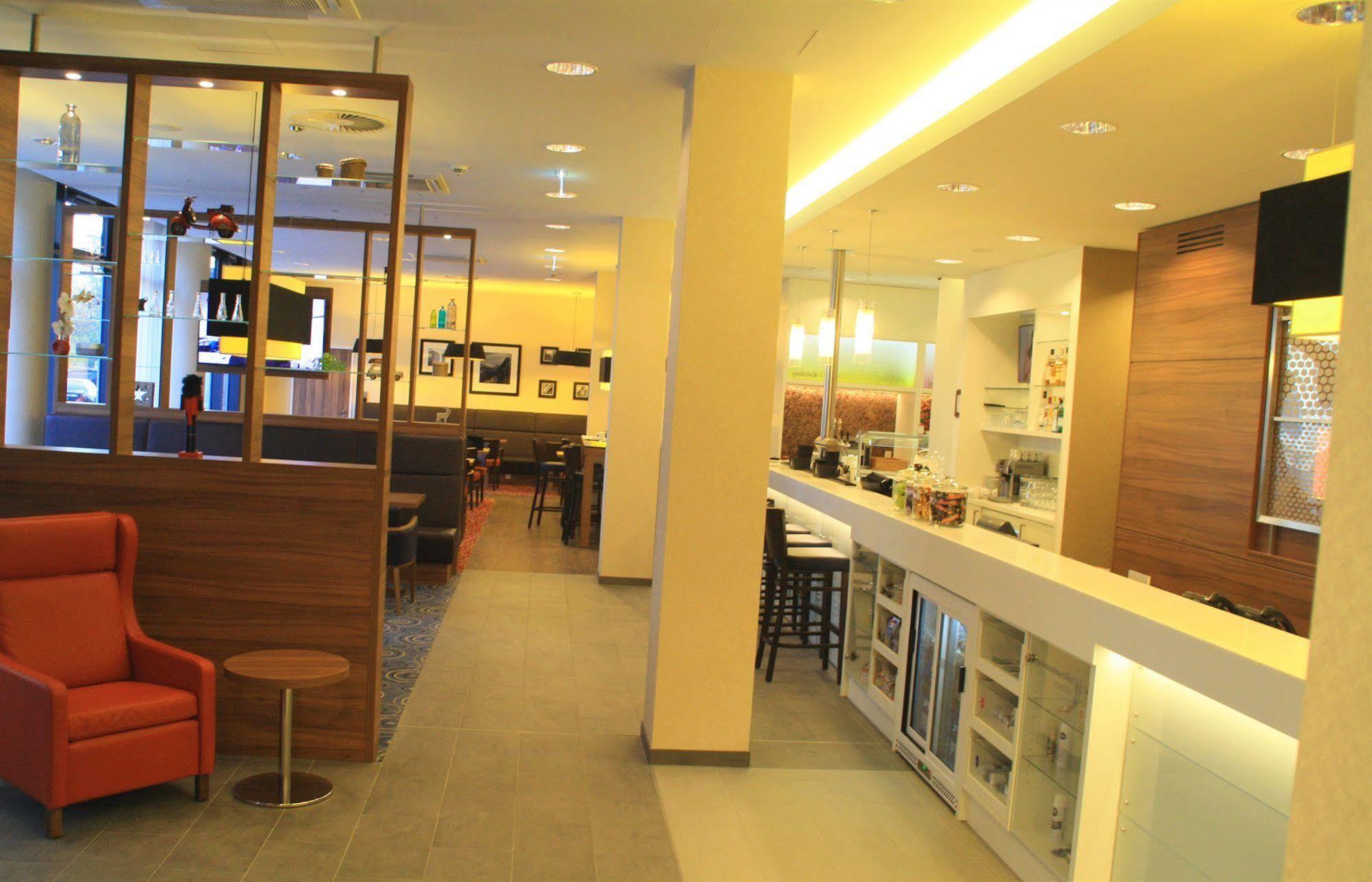 Hampton By Hilton Center